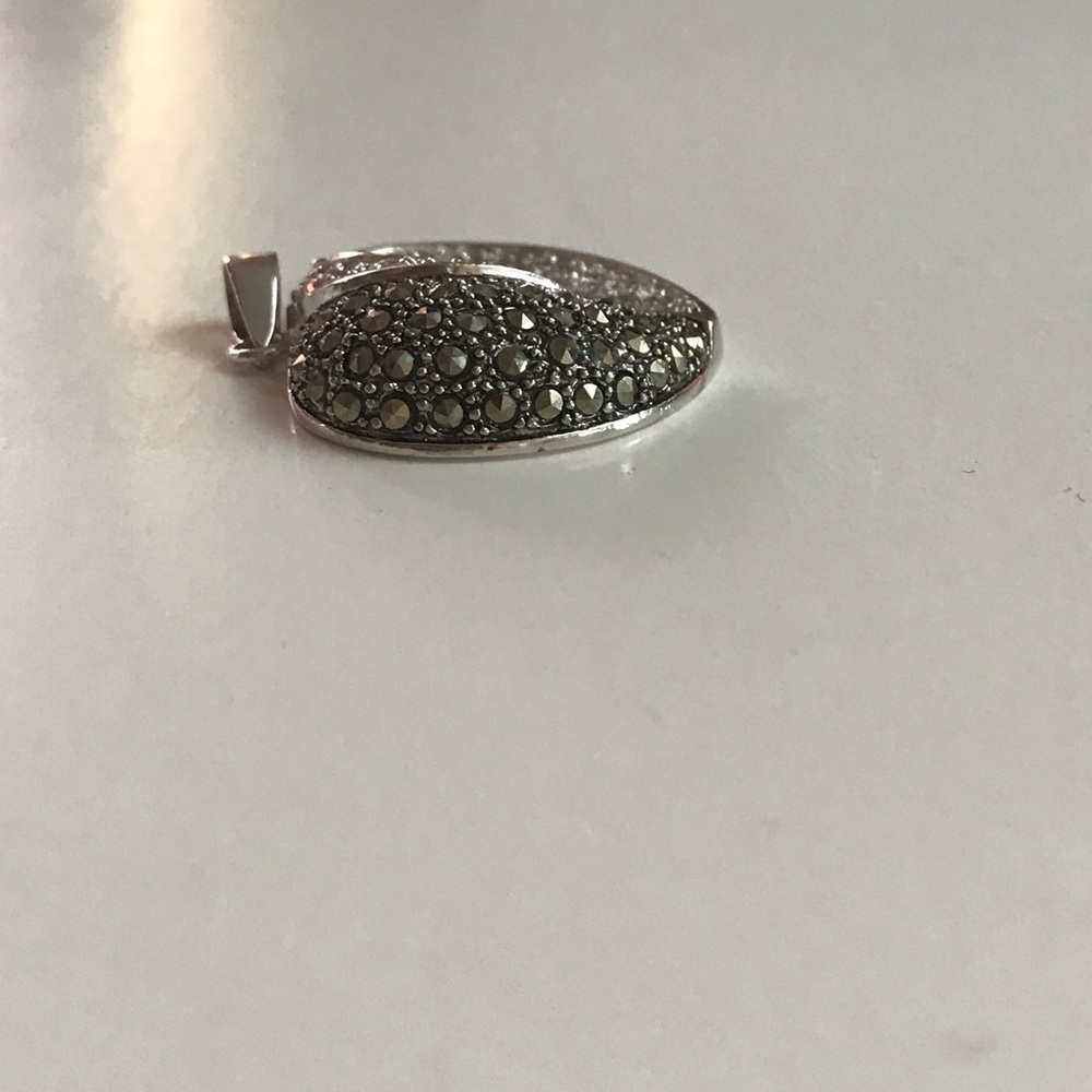 14K Gold Plated CZ Heart Pendant!. - Picture 4 of 5